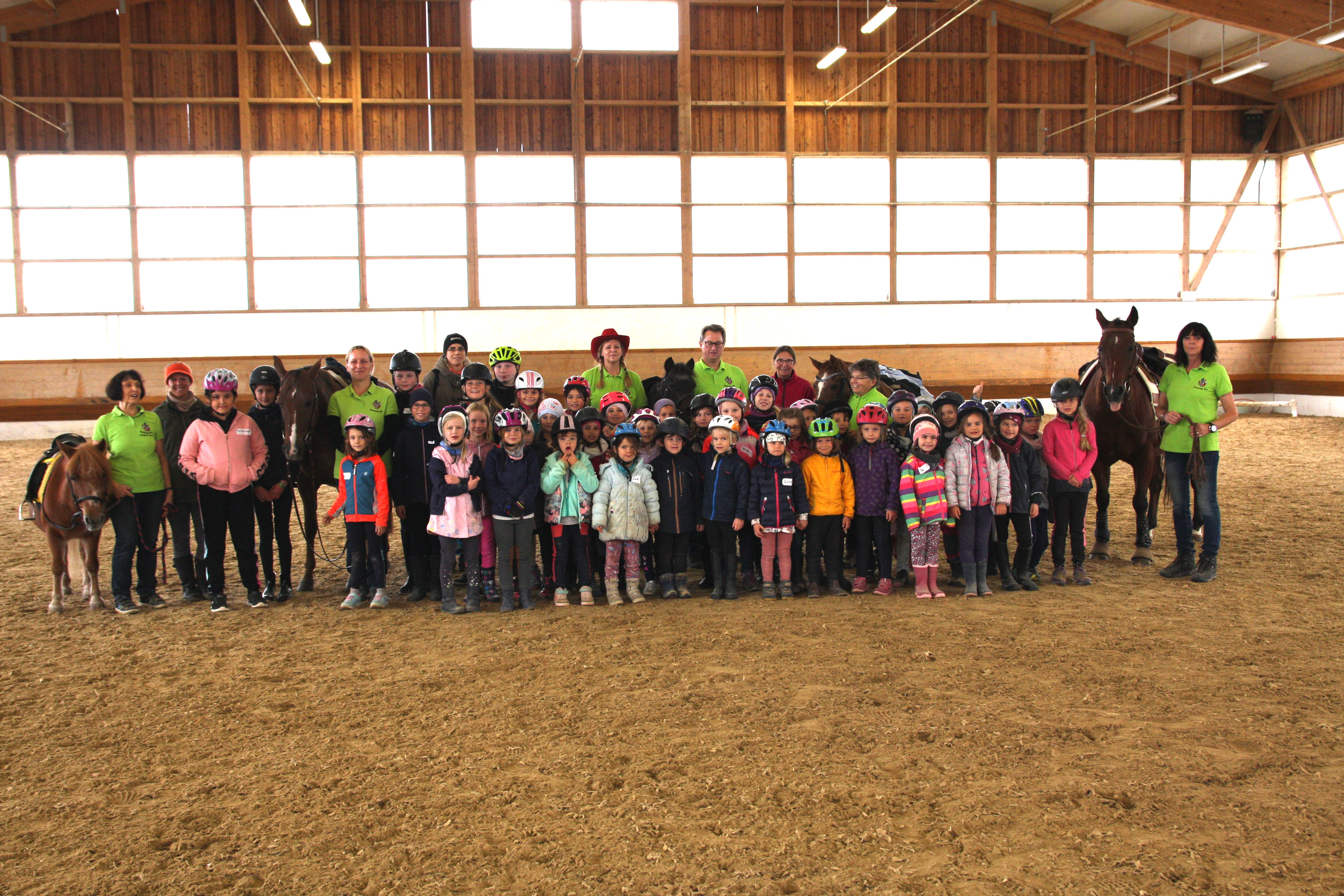 Ponyprojekt "Kinder mit Pferden stark machen!"